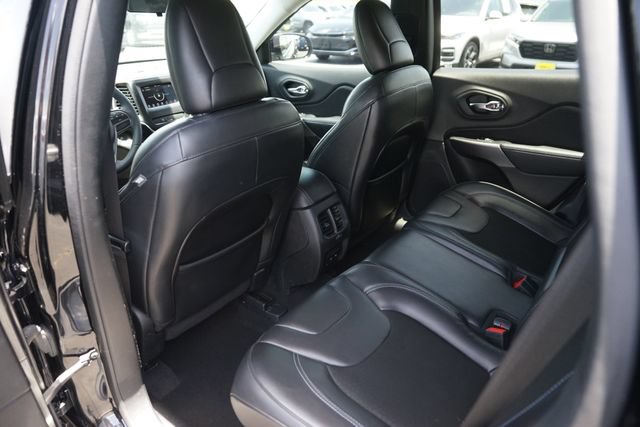 Used 2020 Jeep Cherokee Latitude Plus FWD image 12