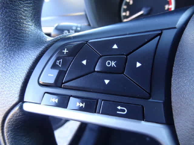 Used 2024 Nissan Altima 2.5 SV FWD image 16