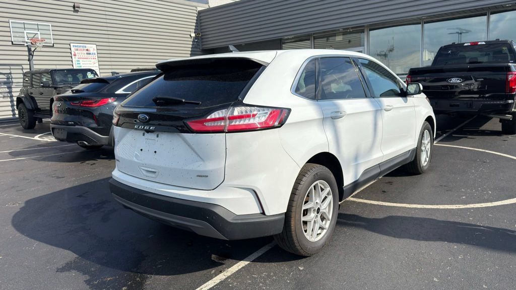 Certified 2023 Ford Edge SEL w/ Convenience Package AWD/4WD image 3