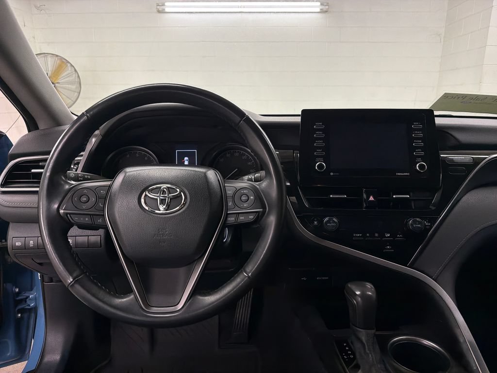 Used 2024 Toyota Camry SE FWD image 9