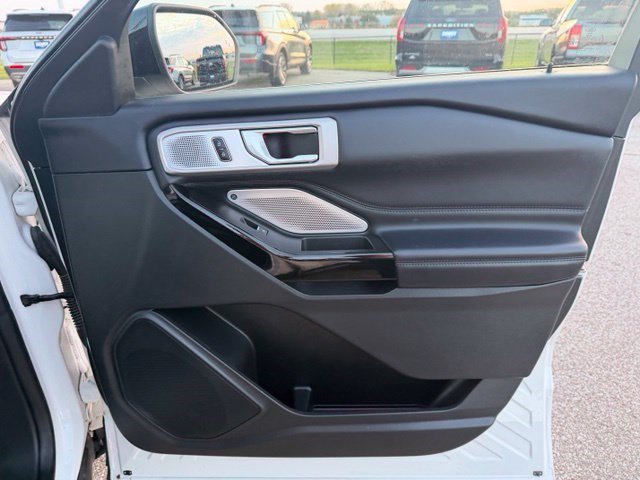 Certified 2021 Ford Explorer Platinum w/ Equipment Group 601A AWD/4WD image 38