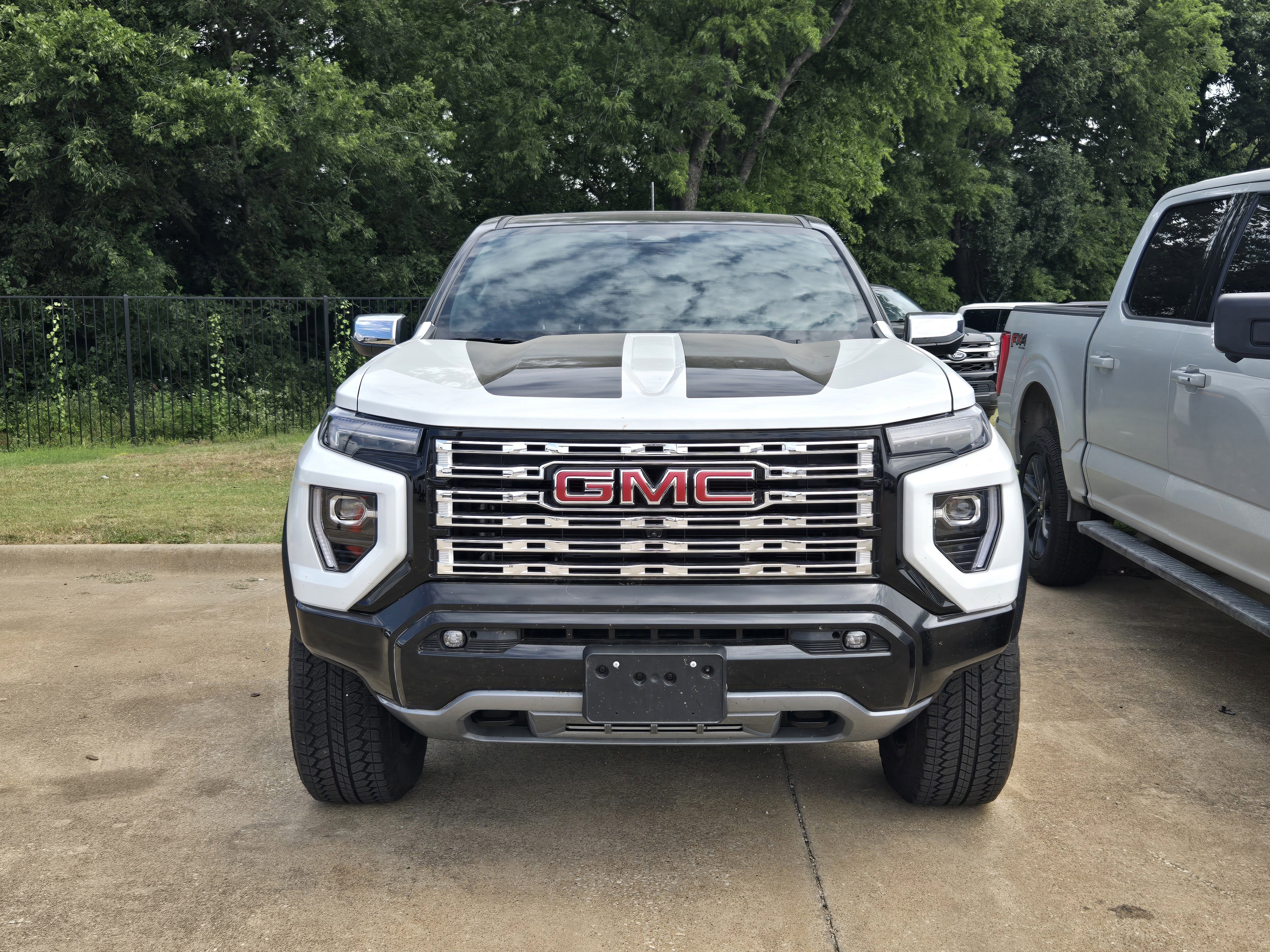Used 2026 GMC Canyon Denali AWD/4WD image 2
