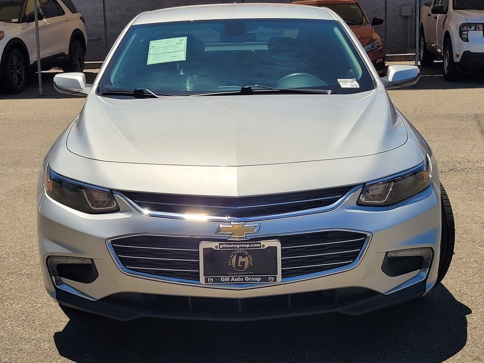 Used 2018 Chevrolet Malibu LT FWD image 2