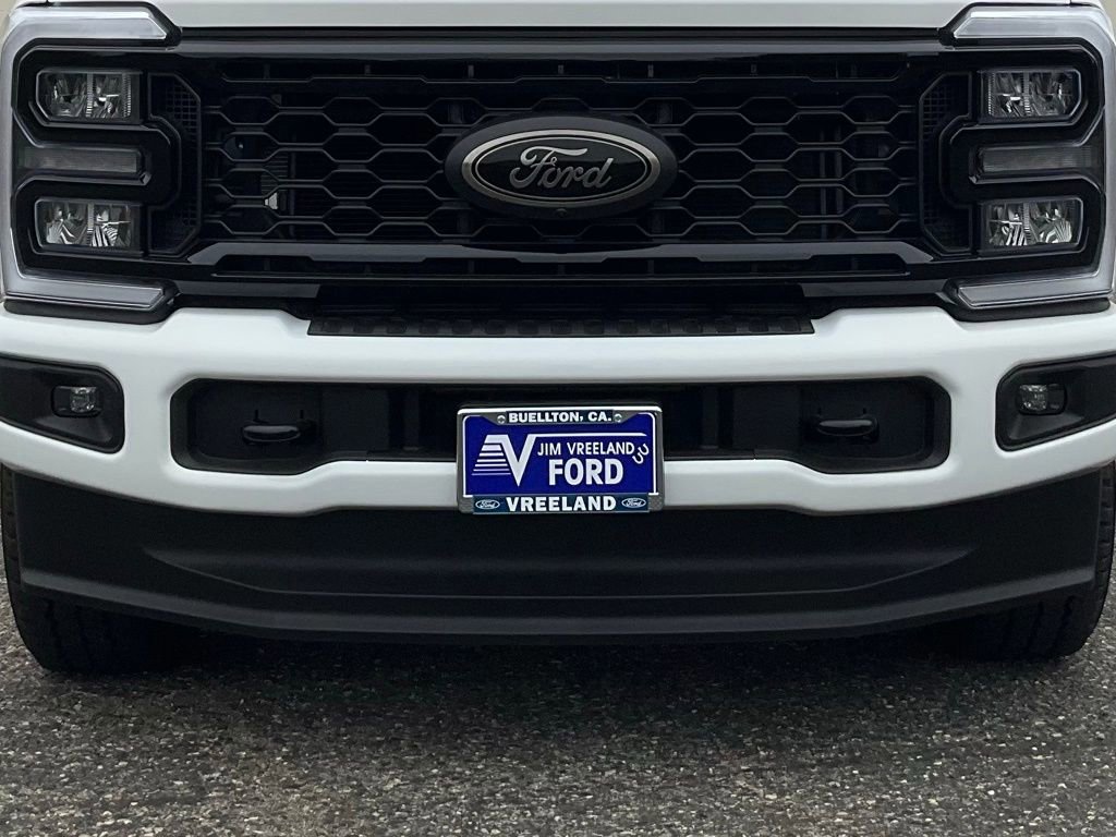 Certified 2025 Ford F350 Lariat w/ Black Appearance Package image 34