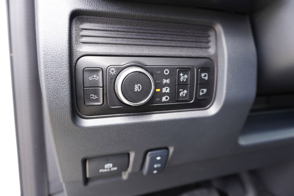Certified 2025 Ford F250 Platinum AWD/4WD image 13