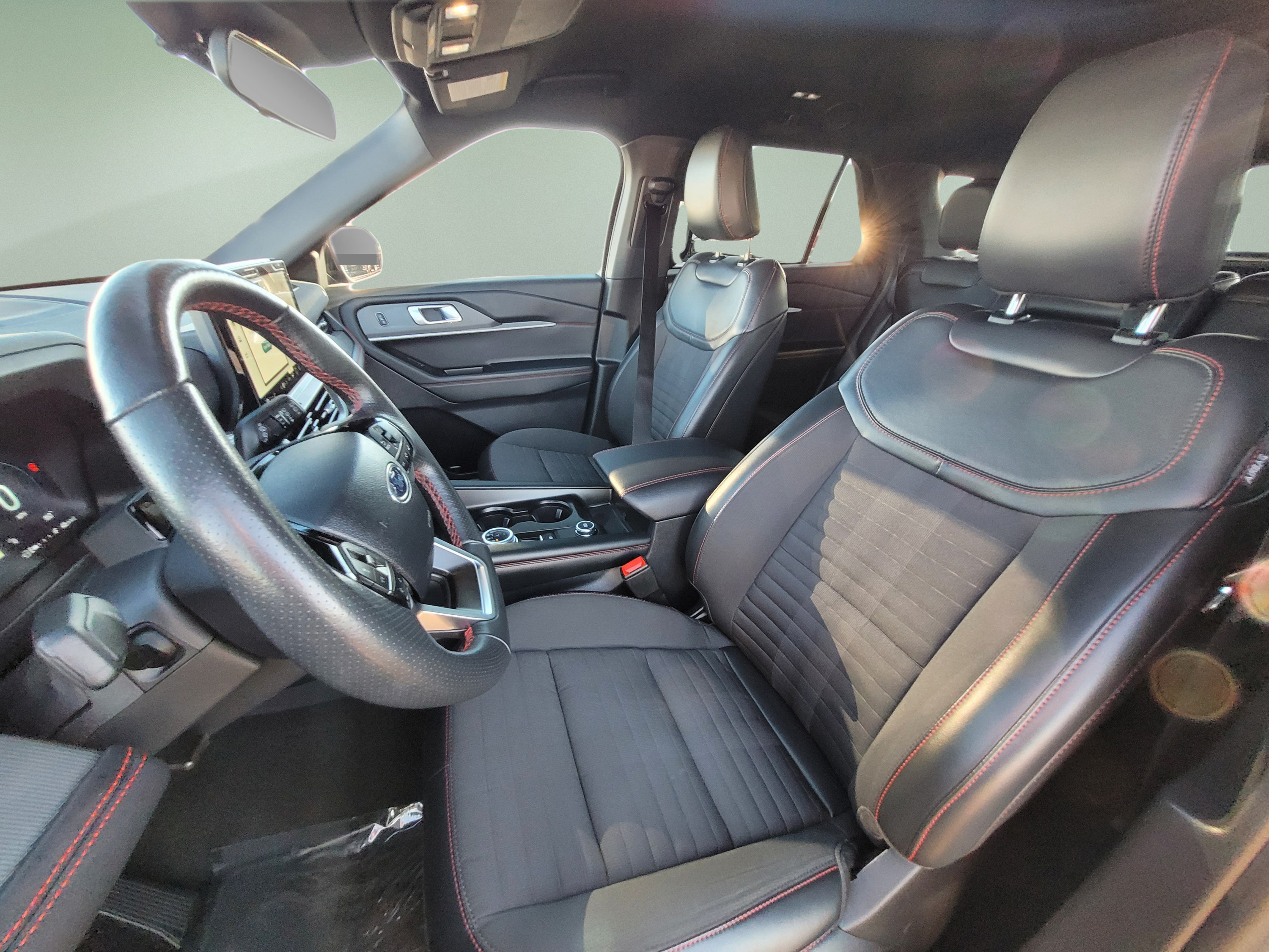 Certified 2025 Ford Explorer ST-Line w/ ST-Line Street Pack AWD/4WD image 29