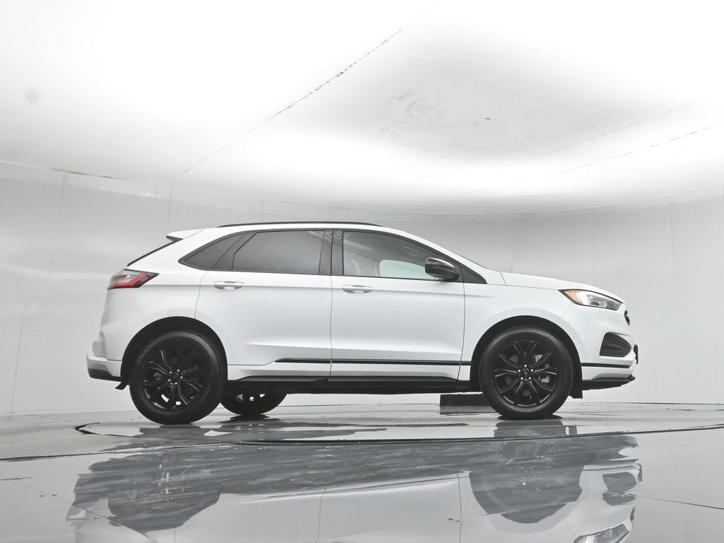 Certified 2022 Ford Edge SE w/ Black Appearance Package AWD/4WD image 48