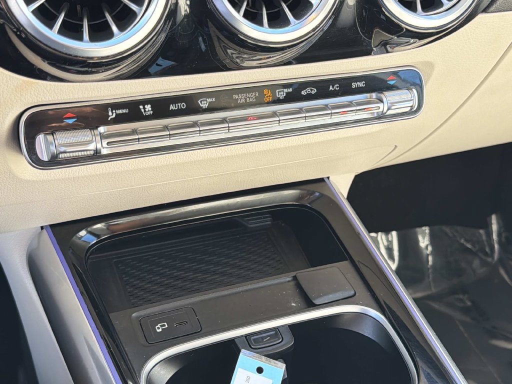 Used 2021 Mercedes-Benz GLA 250 w/ Premium Package image 26