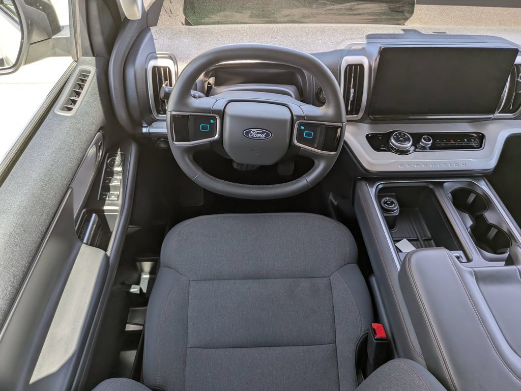 Certified 2025 Ford Expedition Active AWD/4WD image 12