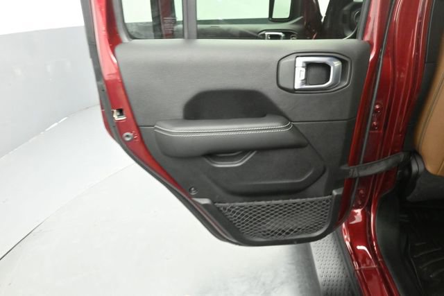 Used 2021 Jeep Wrangler Unlimited Sahara w/ Cold Weather Group AWD/4WD image 24