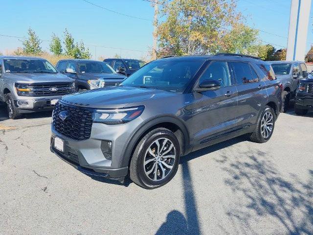 Certified 2025 Ford Explorer ST-Line AWD/4WD image 4