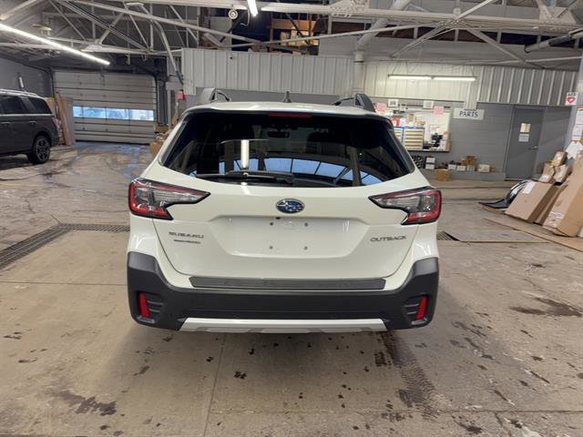 Used 2022 Subaru Outback Limited image 4