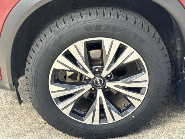 Used 2023 Nissan Rogue SV FWD image 4