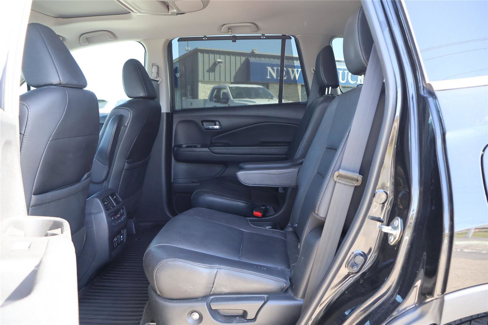 Used 2020 Honda Pilot Touring image 33