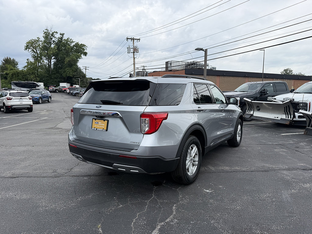 Certified 2023 Ford Explorer XLT w/ Equipment Group 202A AWD/4WD image 8