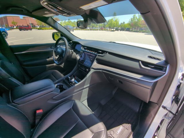 Used 2024 Jeep Grand Cherokee L Limited w/ Black Appearance Package AWD/4WD image 37