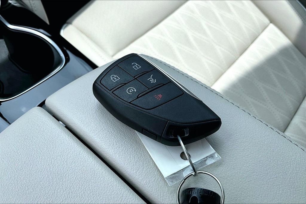 Used 2023 Buick Envision Avenir AWD/4WD image 11