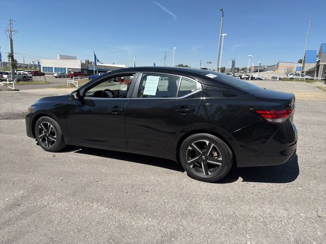 Used 2025 Nissan Sentra SV image 3