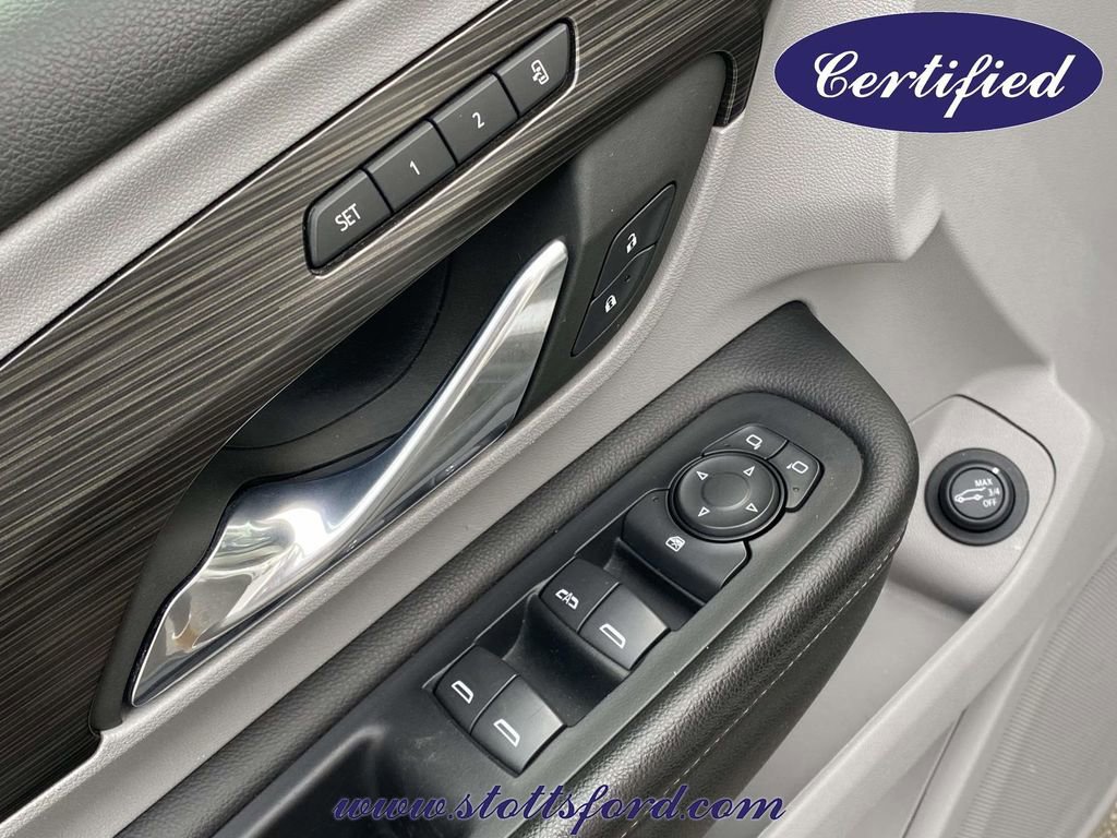 Used 2023 GMC Terrain SLT w/ Tech Package image 16