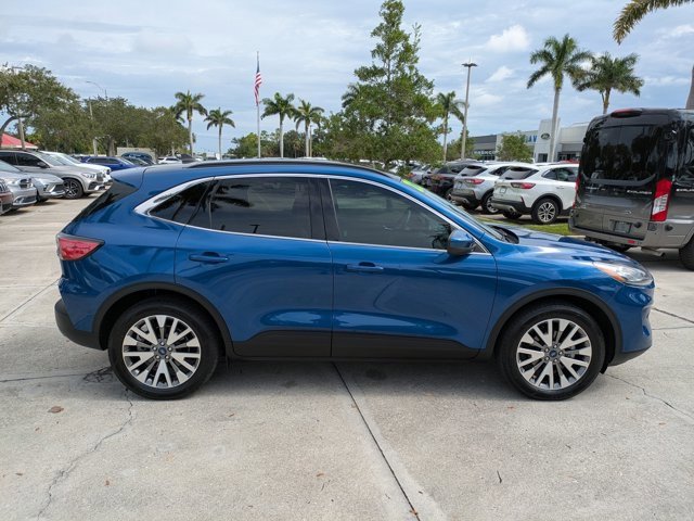 Certified 2022 Ford Escape Titanium w/ Class II Trailer Tow Package image 5