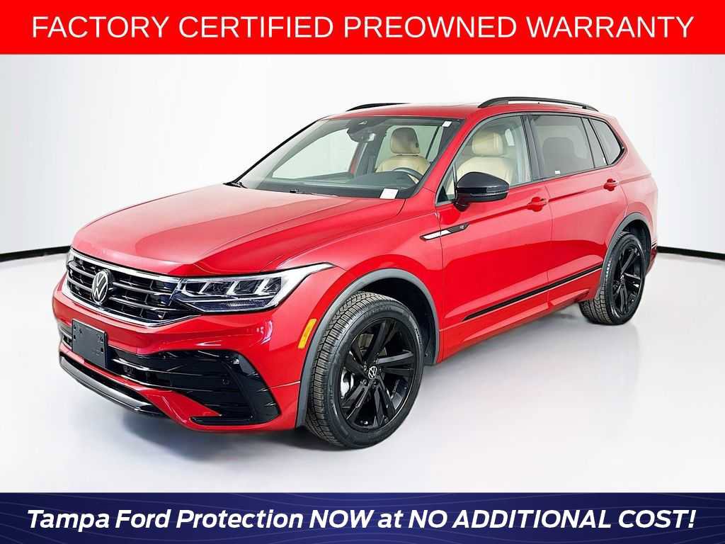Used 2024 Volkswagen Tiguan SE R-Line image 1