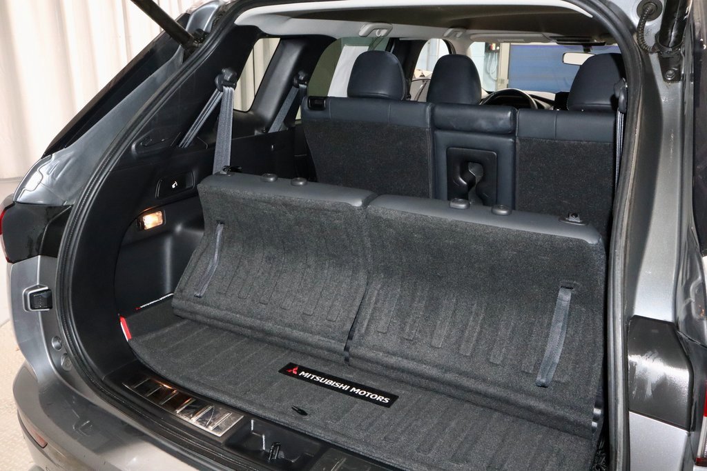 Used 2022 Mitsubishi Outlander SE image 15