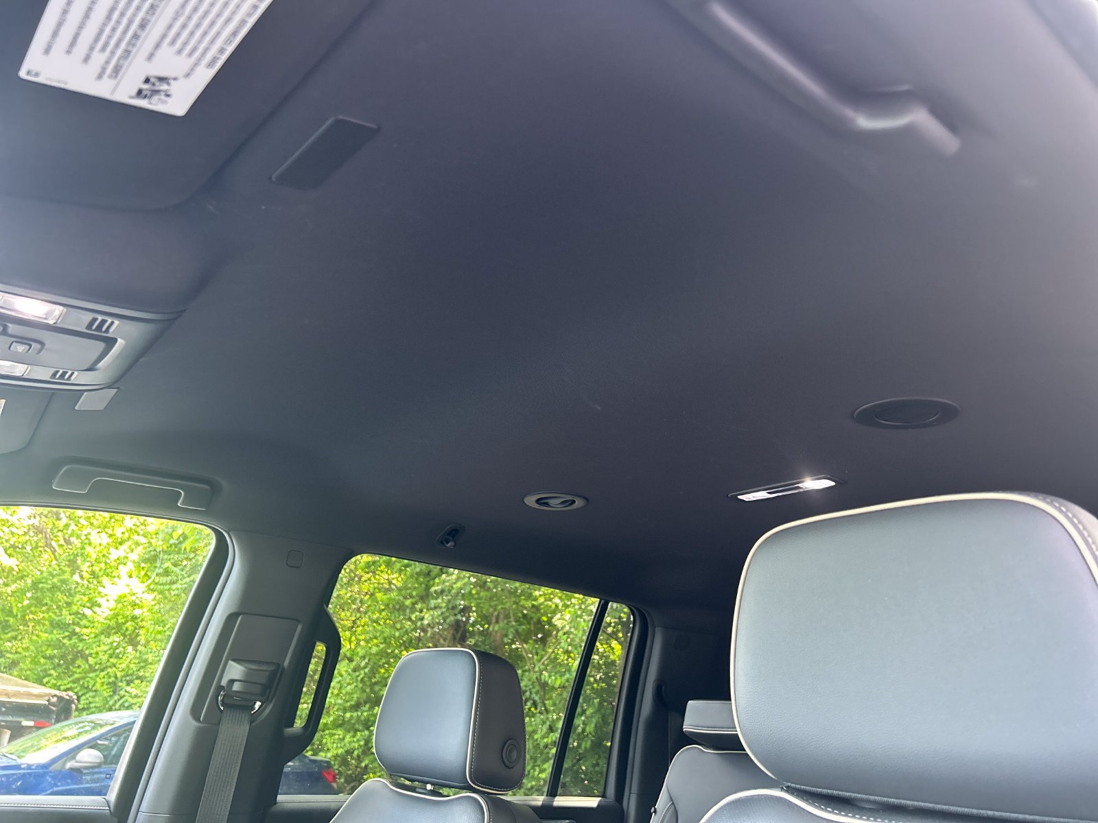 Used 2025 Chevrolet Suburban Premier RWD image 25