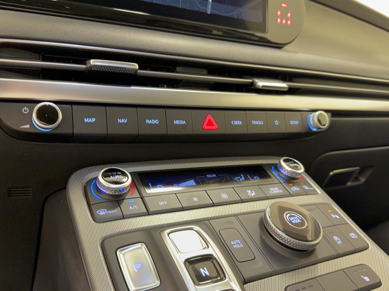 Used 2025 Hyundai Palisade SEL FWD image 22