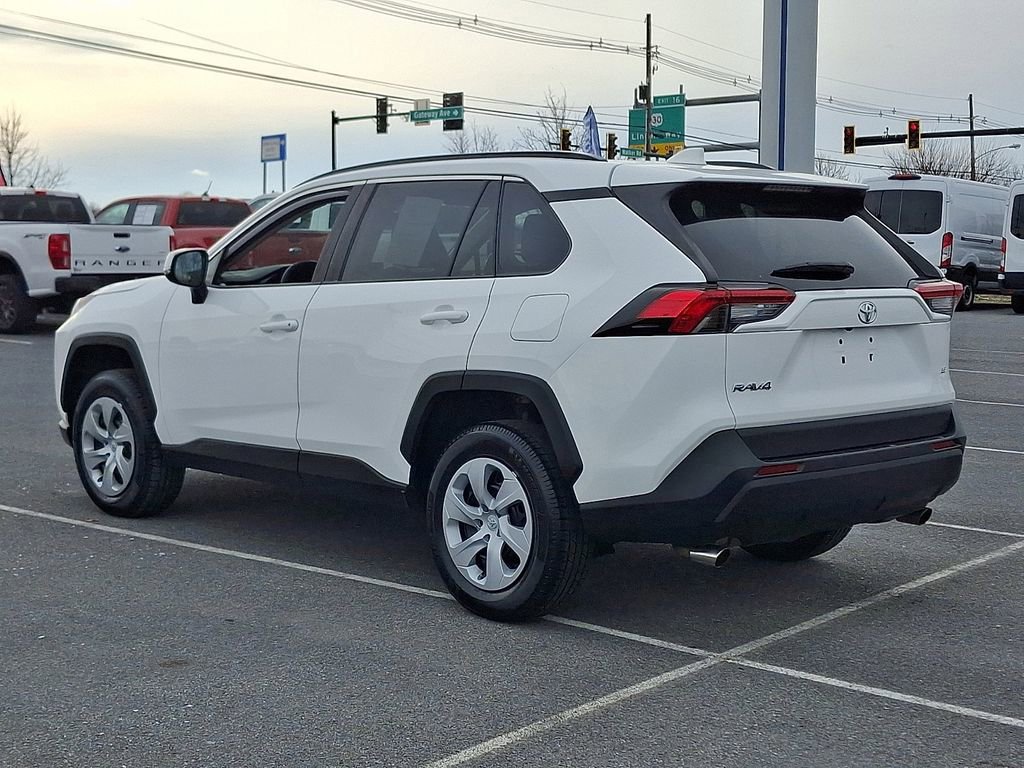 Used 2021 Toyota RAV4 LE image 2