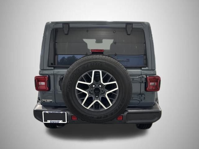 Used 2024 Jeep Wrangler Sahara w/ Technology Group video 4