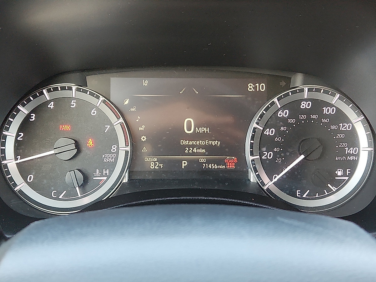 Used 2024 Toyota Highlander LE AWD/4WD image 11
