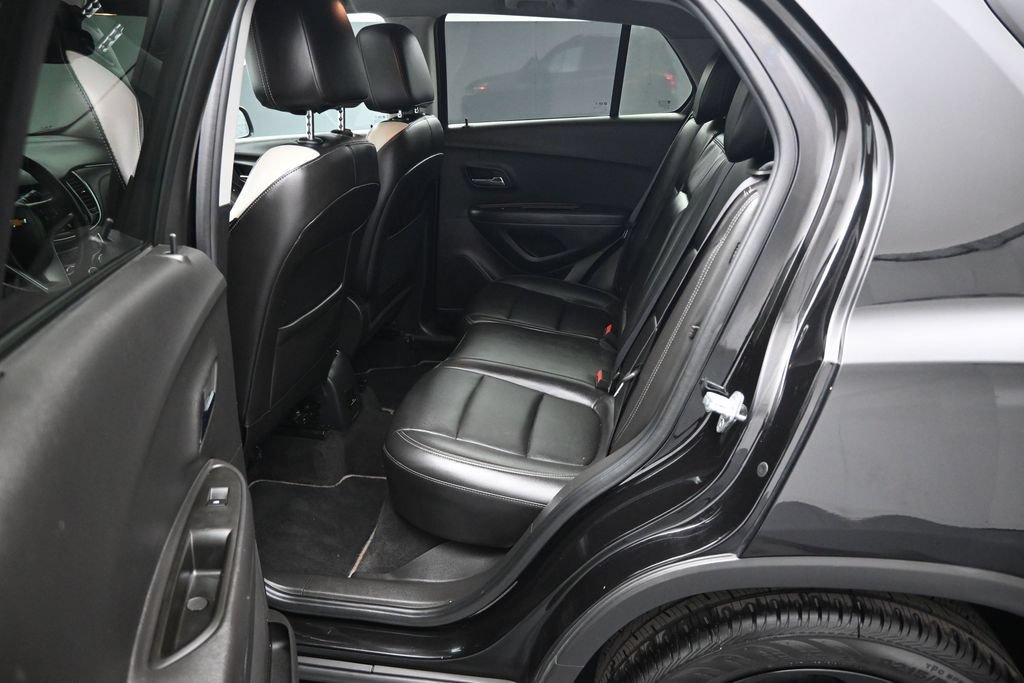 Used 2018 Chevrolet Trax Premier w/ Midnight Edition FWD image 20
