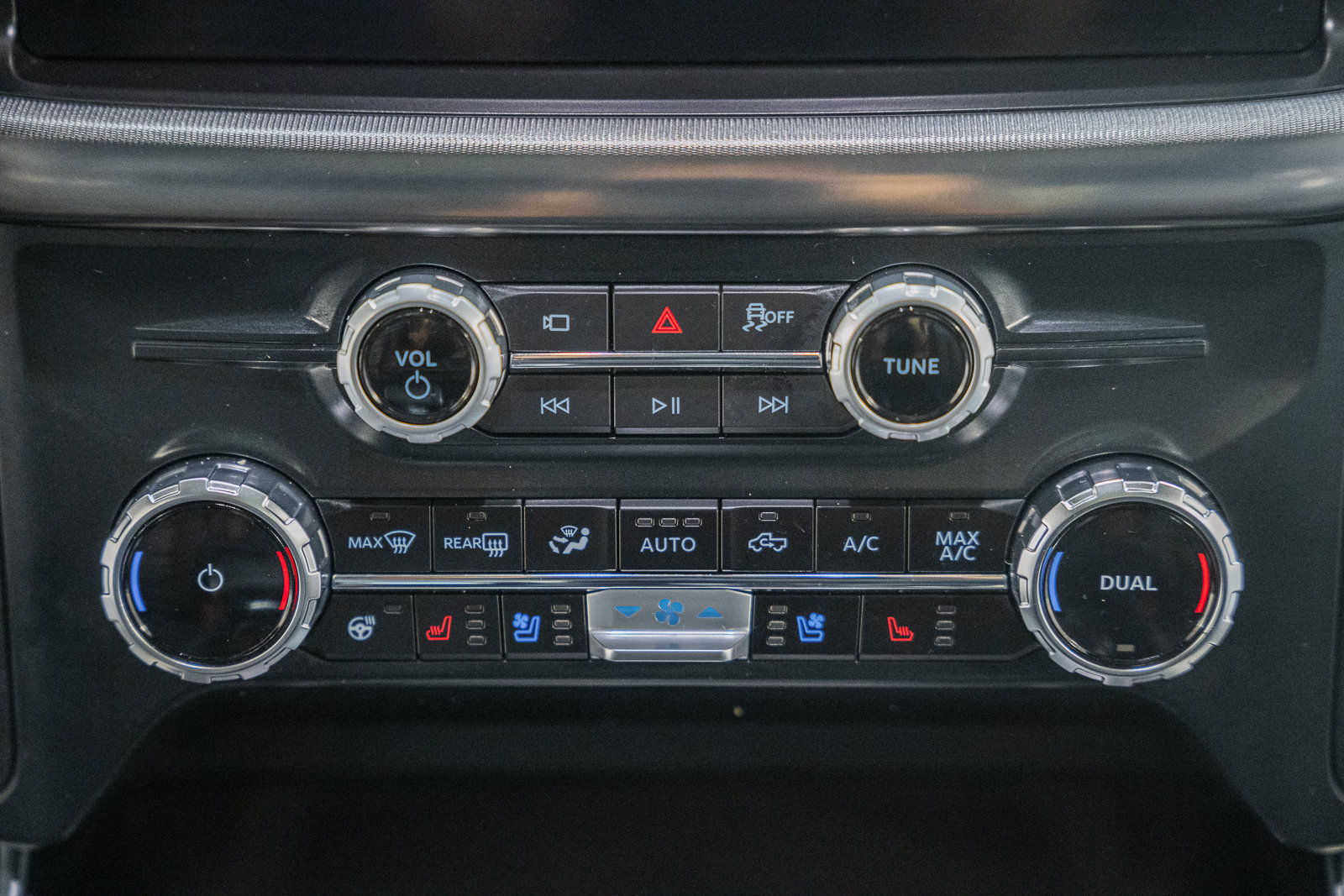 Certified 2025 Ford F150 Platinum AWD/4WD image 22