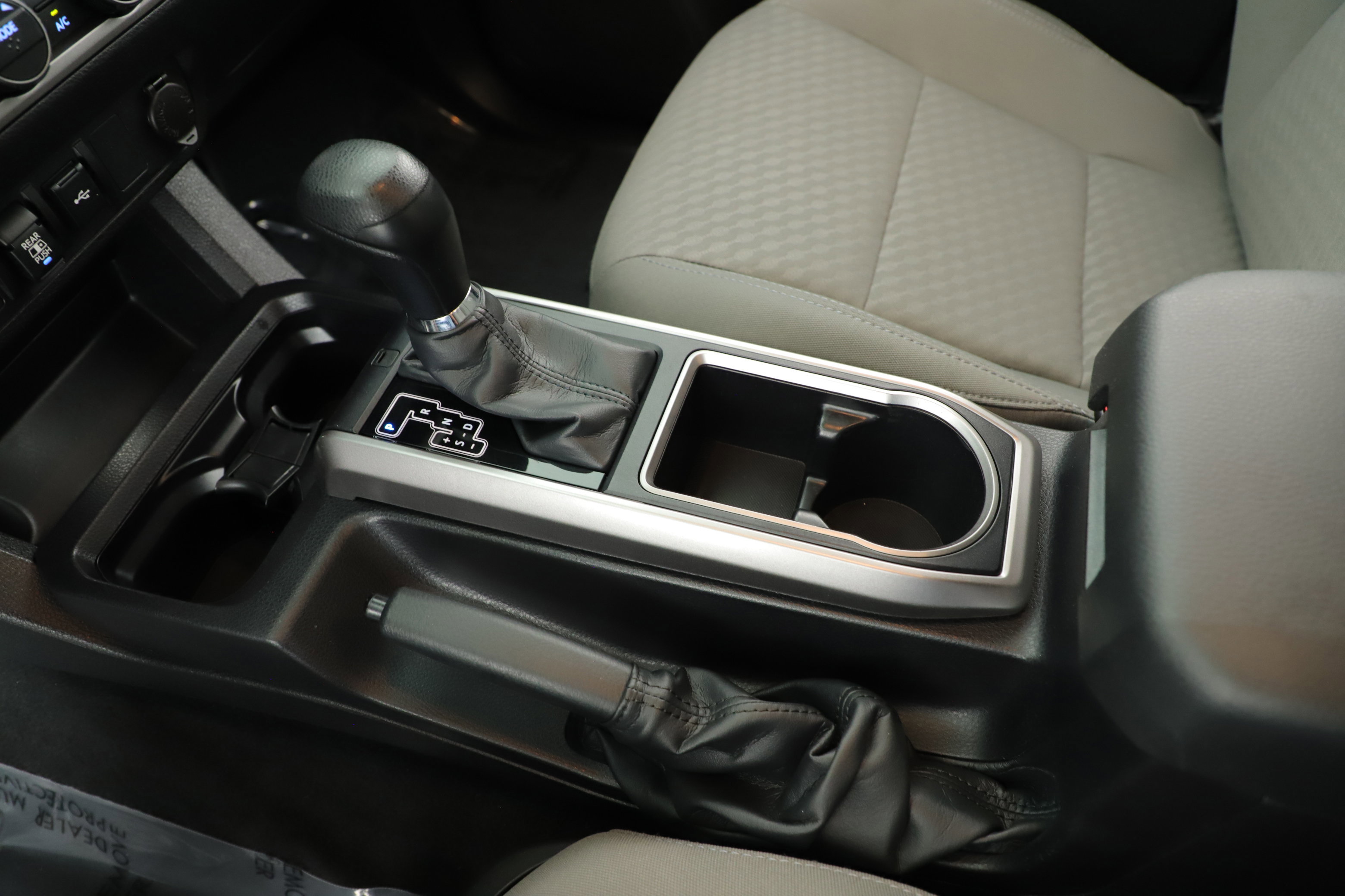 Used 2022 Toyota Tacoma SR5 w/ Technology Package image 17