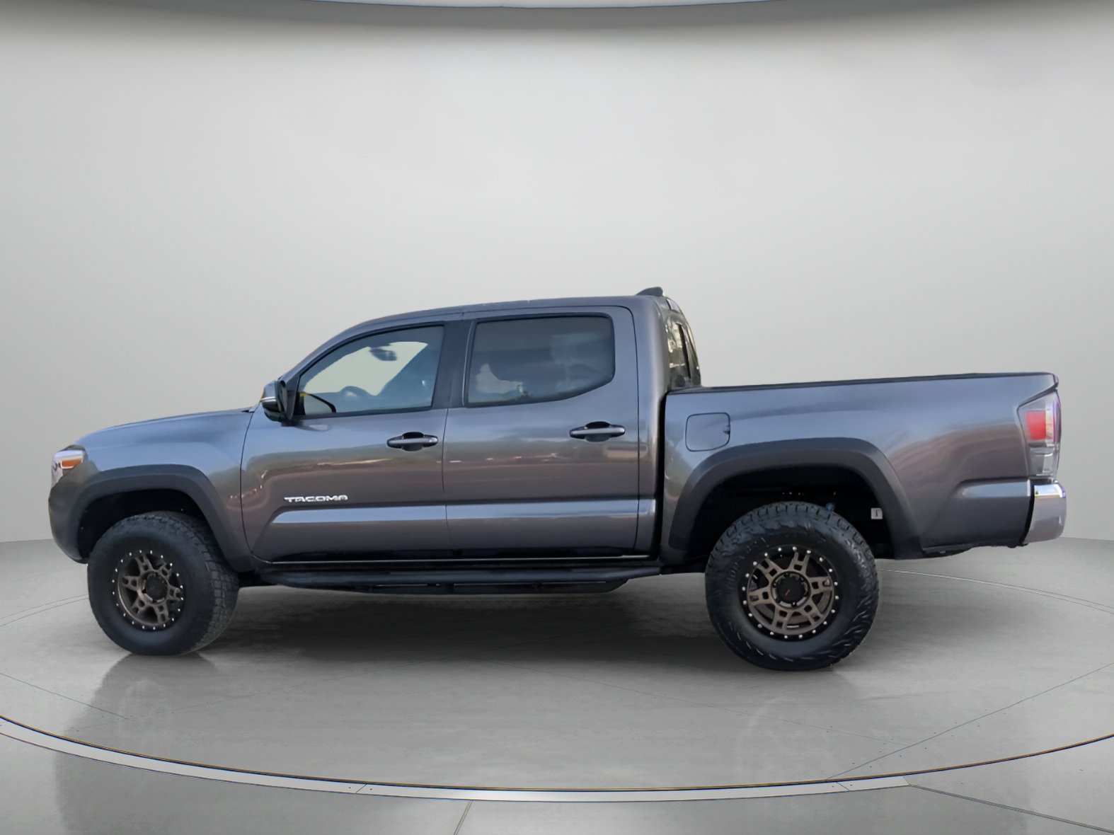 Used 2021 Toyota Tacoma TRD Off-Road AWD/4WD image 19