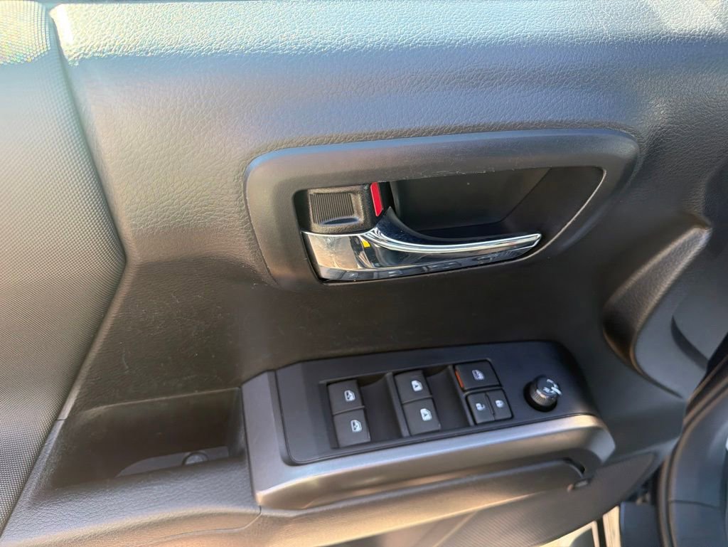 Used 2021 Toyota Tacoma TRD Sport w/ TRD Premium Sport Package AWD/4WD image 18