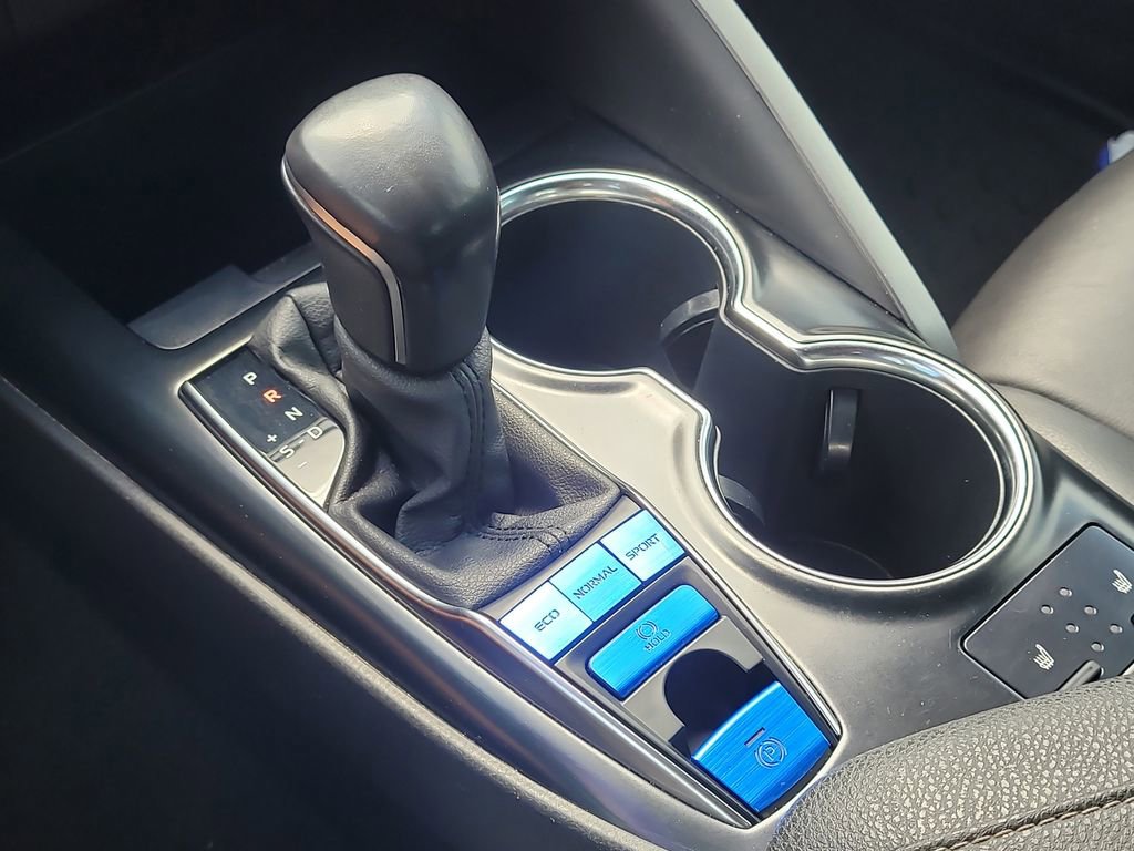 Used 2020 Toyota Camry XSE FWD image 23