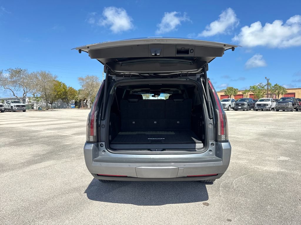 Used 2020 Cadillac Escalade ESV Platinum w/ Escalade Sport Edition image 32