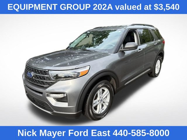 Certified 2022 Ford Explorer XLT w/ Equipment Group 202A AWD/4WD image 3