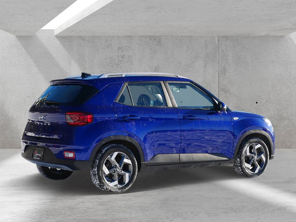 Used 2022 Hyundai Venue SEL image 3