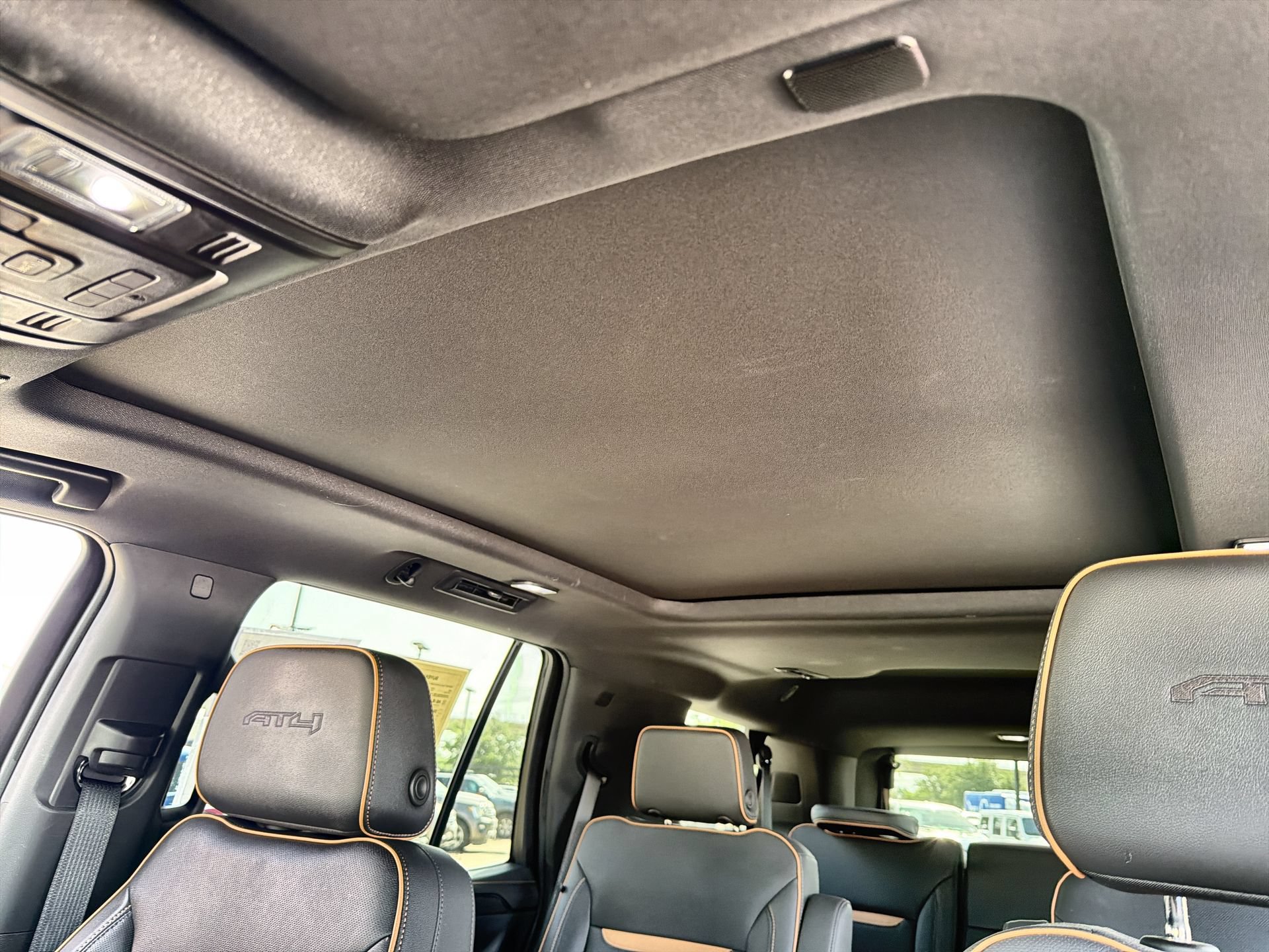 Used 2024 GMC Yukon AT4 w/ Technology Package AWD/4WD image 22