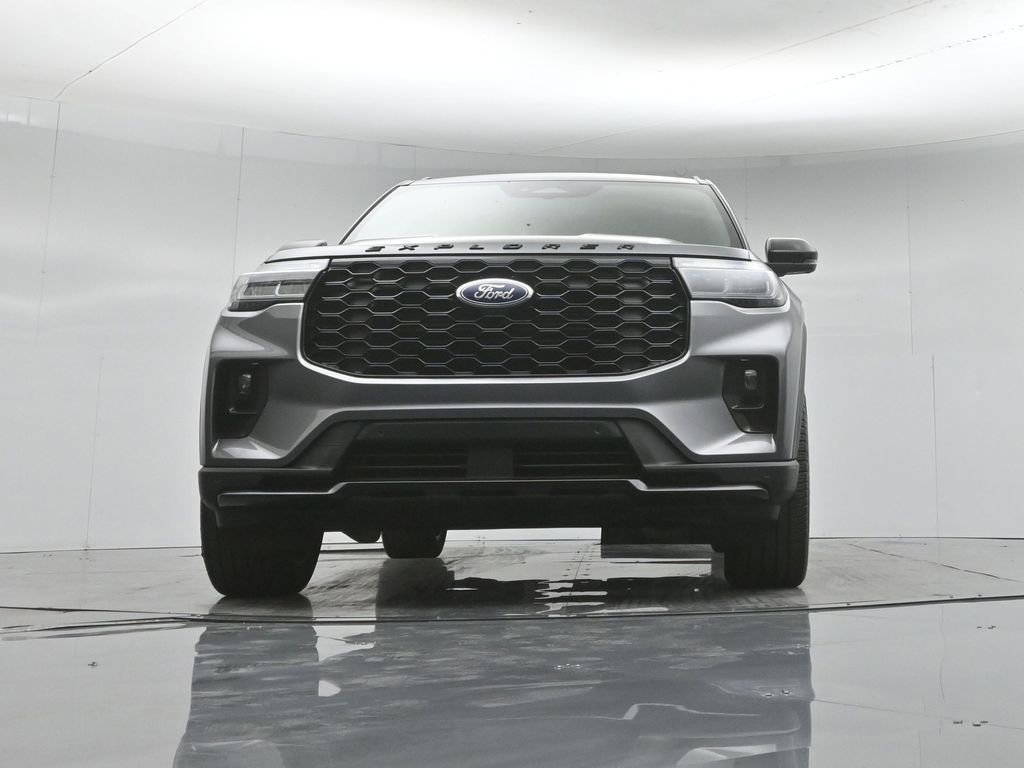 Certified 2025 Ford Explorer ST-Line w/ ST-Line Street Pack AWD/4WD image 47