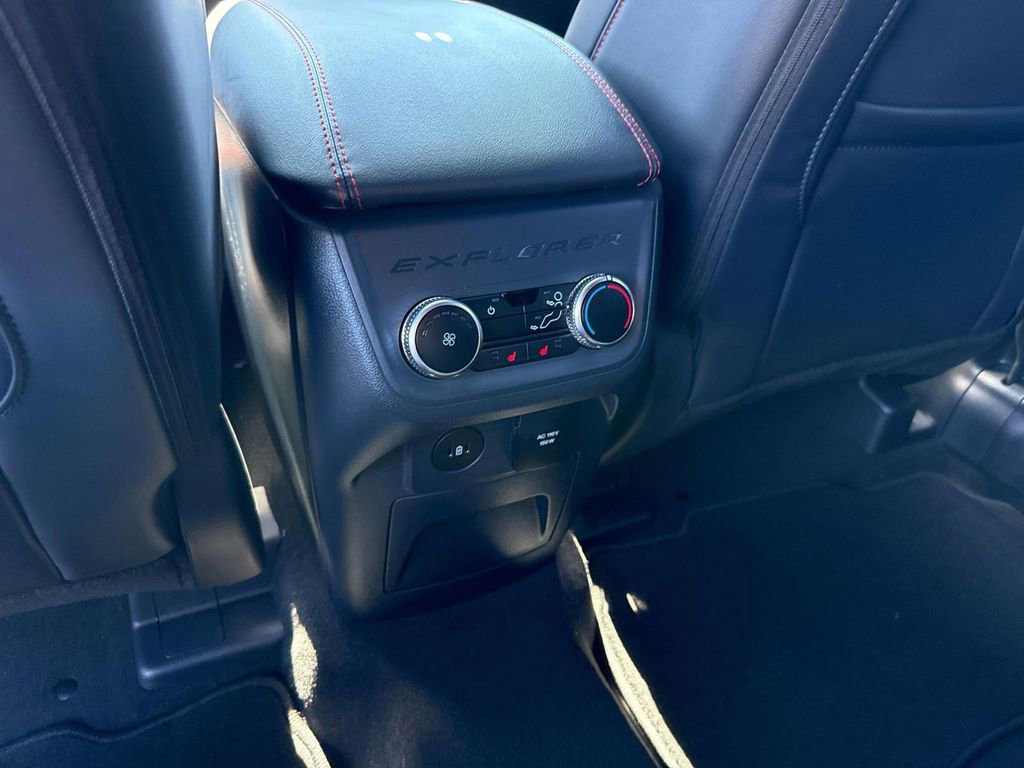 Certified 2026 Ford Explorer ST-Line w/ ST-Line Street Pack image 15