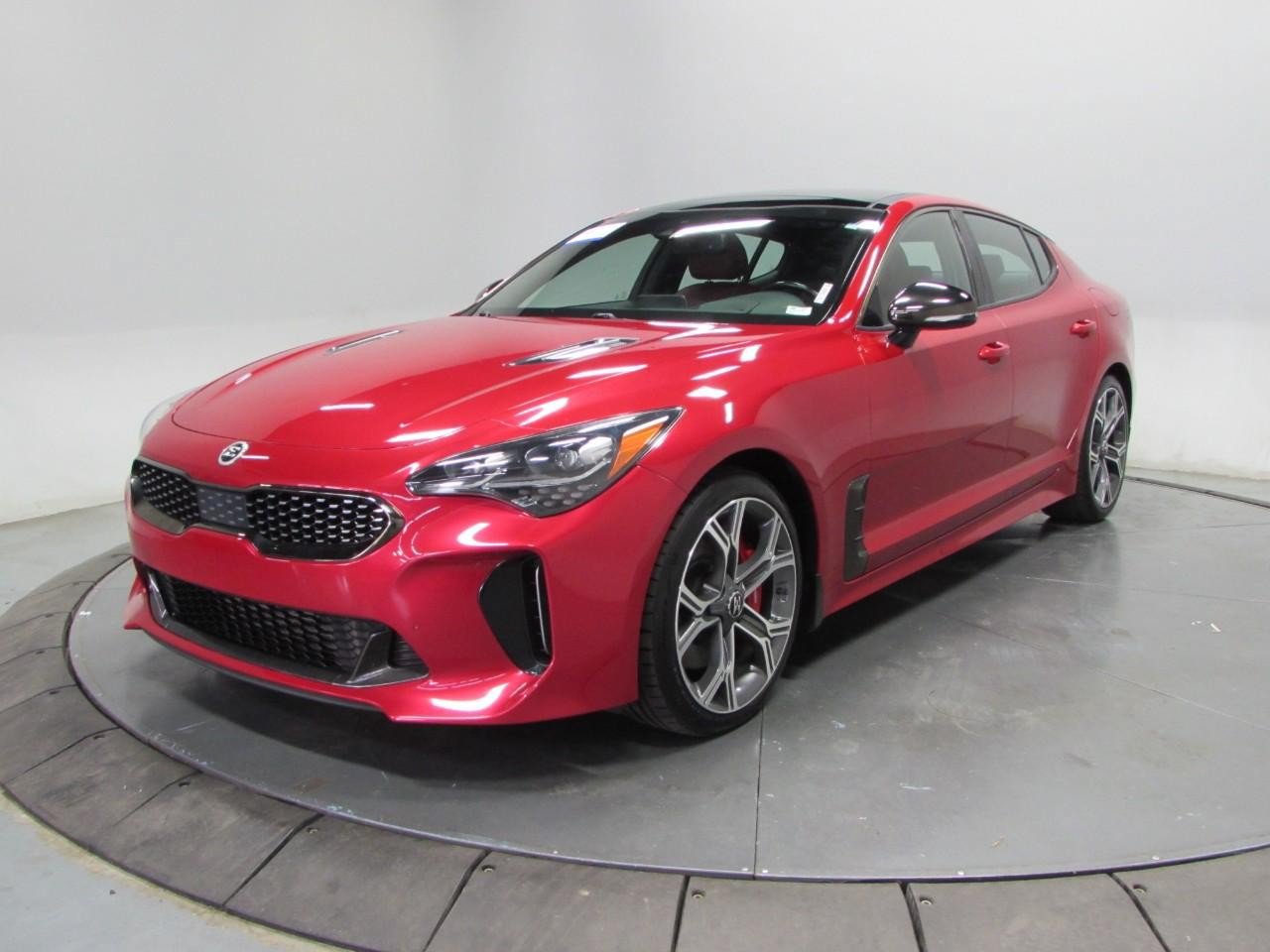 Used 2018 Kia Stinger GT2 AWD/4WD image 3