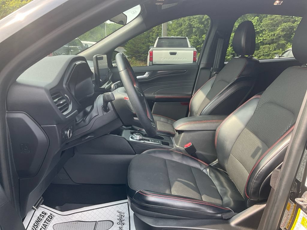 Certified 2023 Ford Escape ST-Line w/ Tech Pack #1 FWD image 16