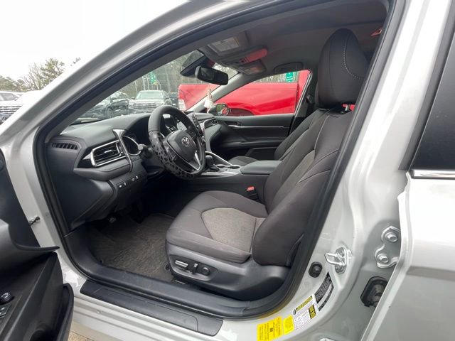 Used 2024 Toyota Camry LE w/ Convenience Package image 16