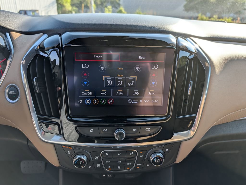Used 2023 Chevrolet Traverse Premier FWD image 11