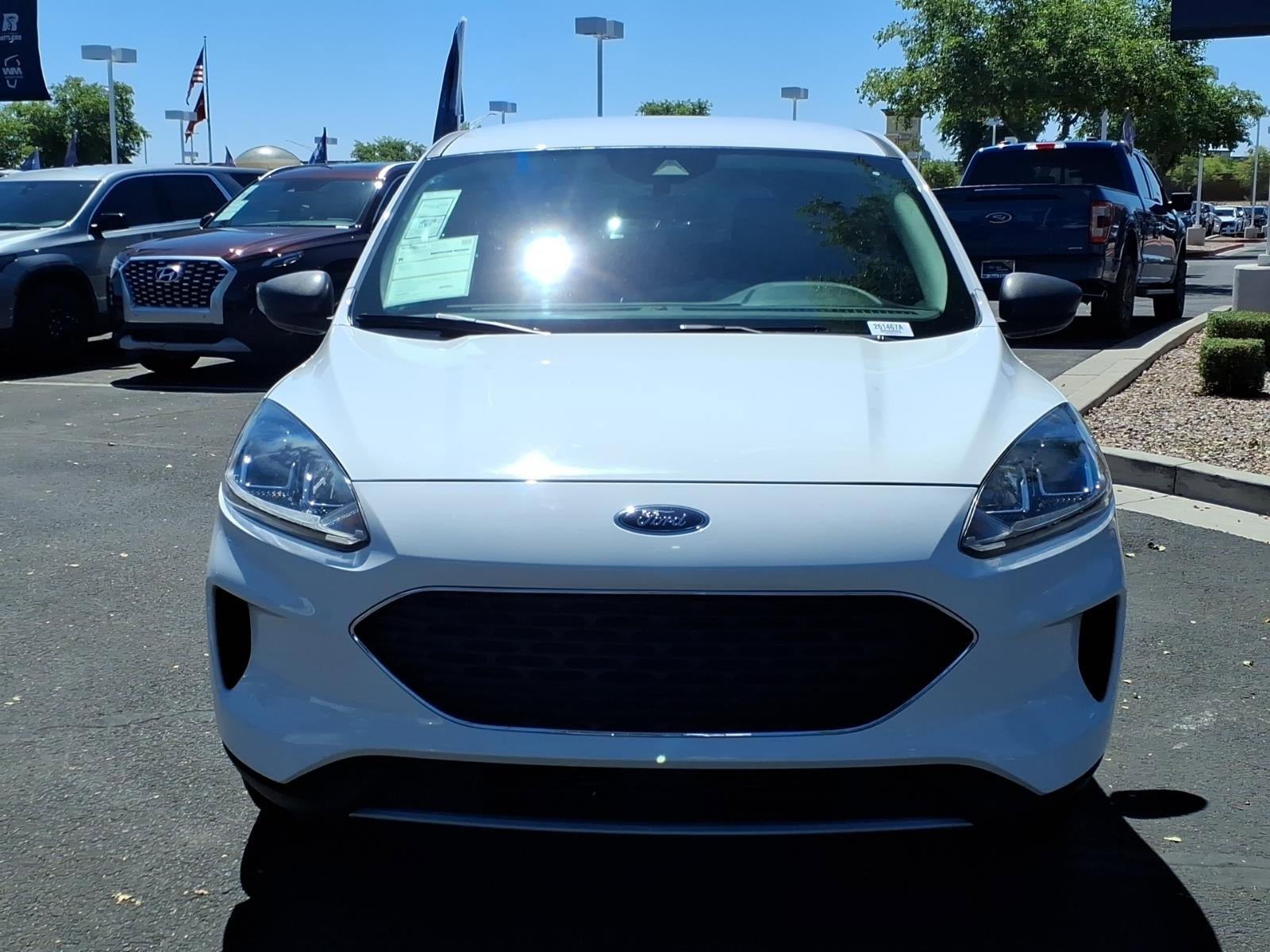 Certified 2022 Ford Escape SE FWD image 2