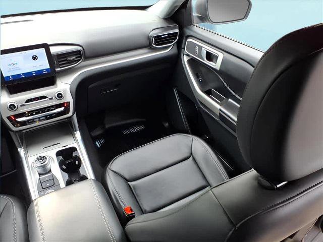 Certified 2023 Ford Explorer XLT w/ Equipment Group 202A image 18