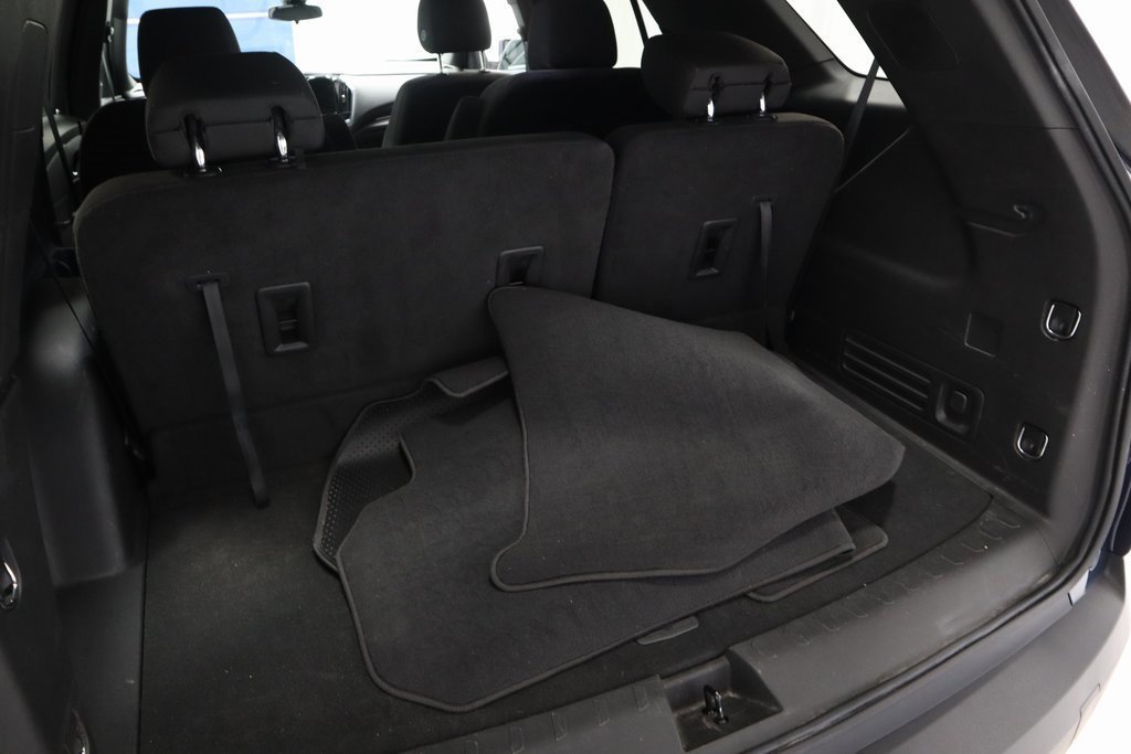 Used 2023 Chevrolet Traverse LT image 12